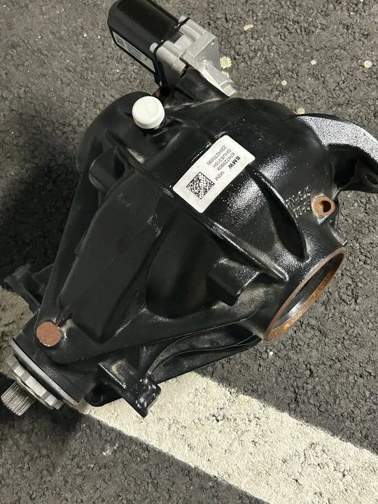 2024 Parts & Memorabilia Gearboxes - Image 4 of 6