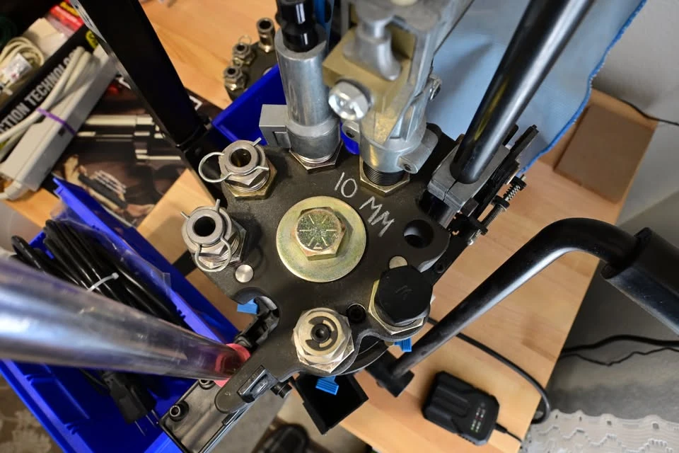 Parts & Memorabilia Tools - Image 2 of 3