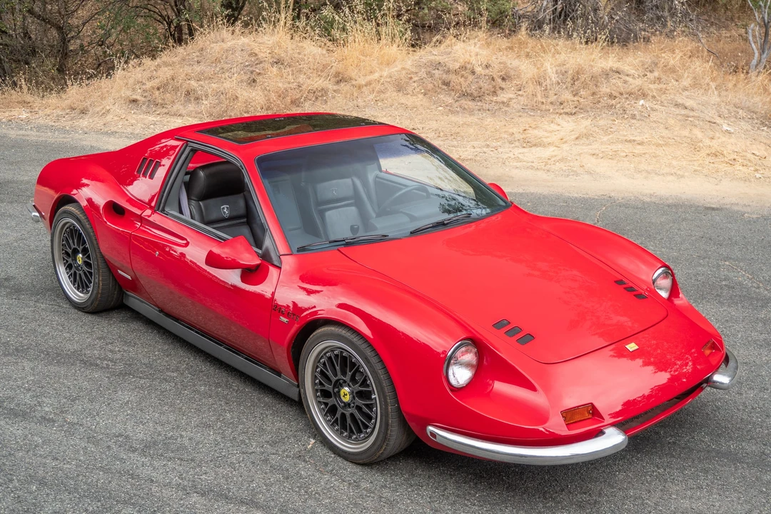 1986 Pontiac Fiero - Image 24 of 31