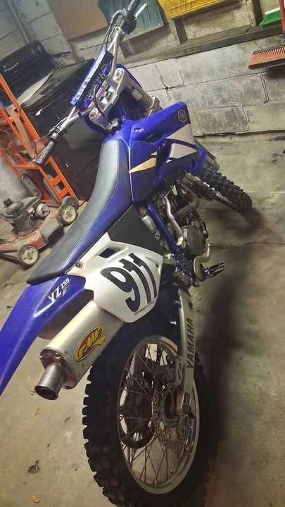 Yamaha YZF - Image 2 of 3