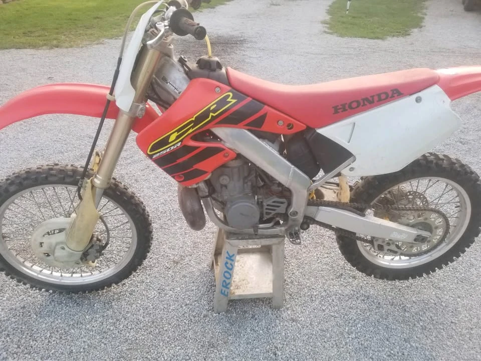 2000 Honda CR - Image 2 of 7