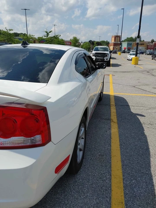 2010 Dodge Charger 6th Gen - Image 2 of 6