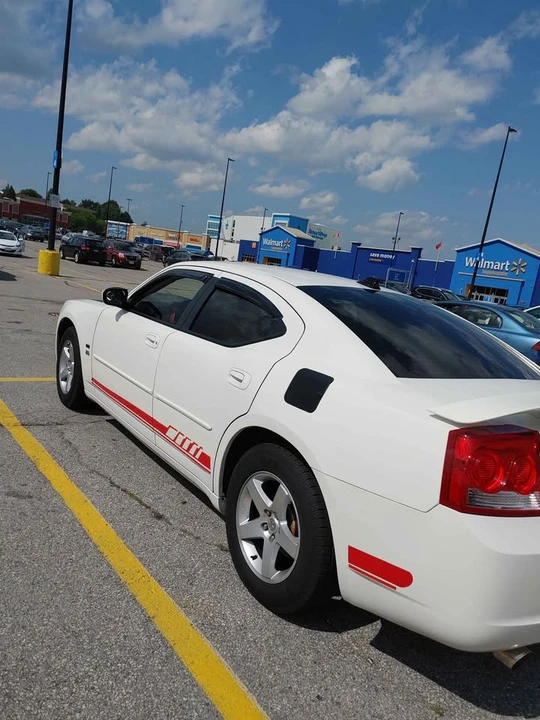 2010 Dodge Charger 6th Gen - Image 3 of 6
