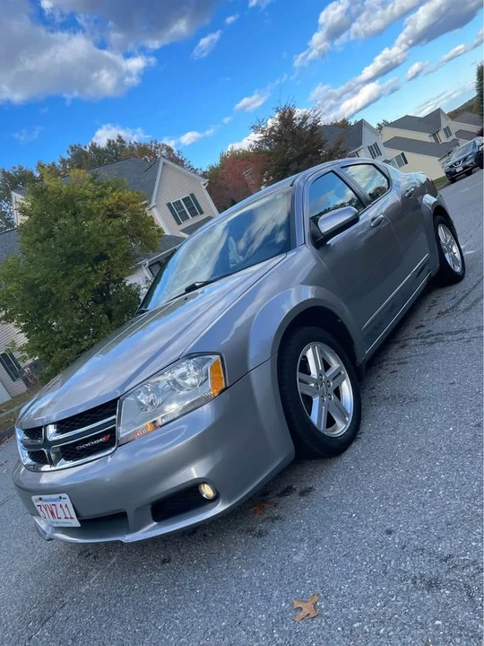 2013 Dodge Avenger Sedan - Image 9 of 10