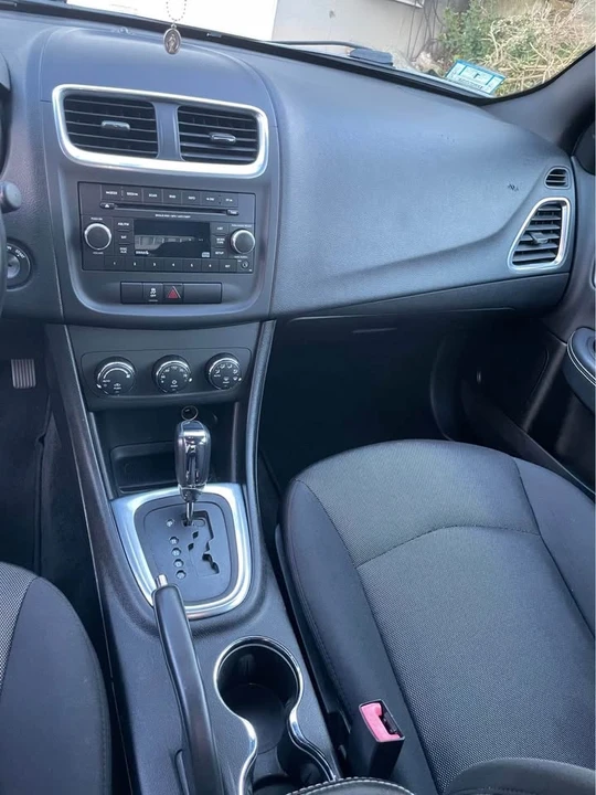 2013 Dodge Avenger Sedan - Image 6 of 10