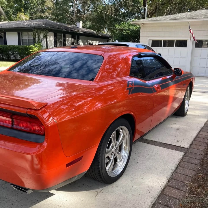 2010 Dodge Challenger 3rd Gen - Image 2 of 2