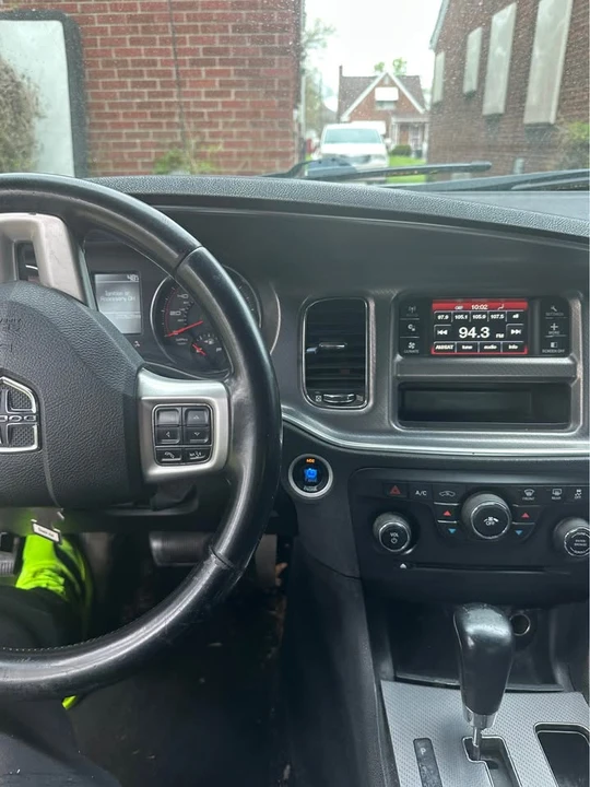 2011 Dodge Challenger 3rd Gen - Image 4 of 8