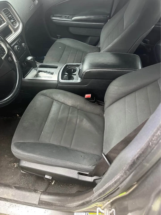 2011 Dodge Challenger 3rd Gen - Image 5 of 8