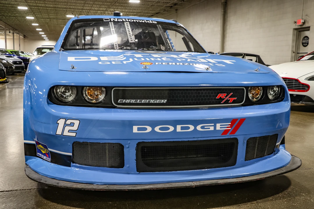 Dodge Challenger 3rd Gen - Image 19 of 31