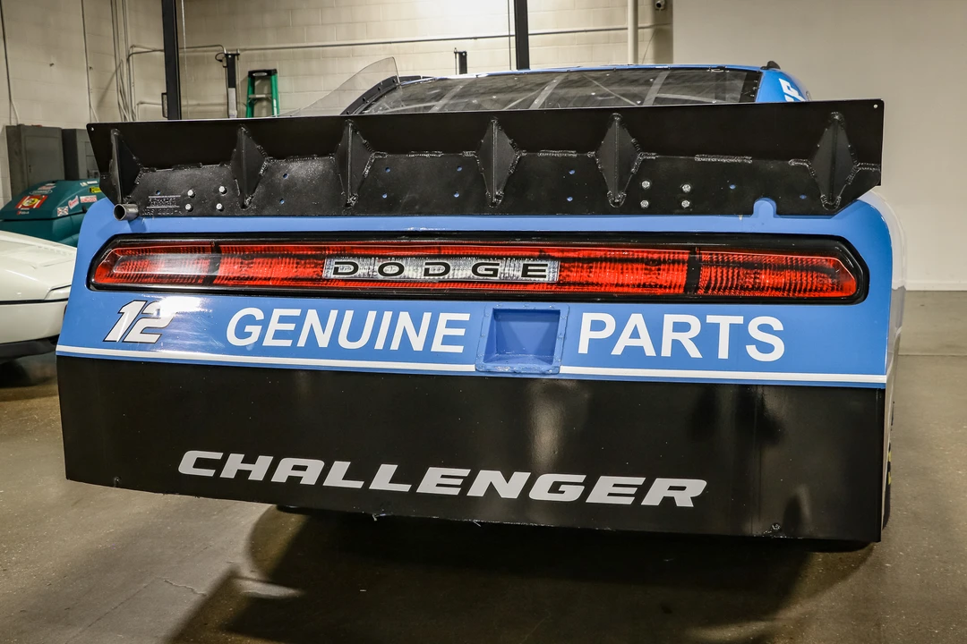 Dodge Challenger 3rd Gen - Image 11 of 31