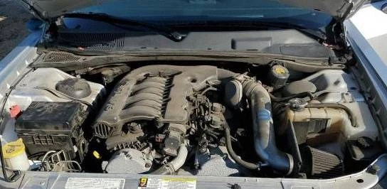 2010 Dodge Challenger 3rd Gen - Image 9 of 10