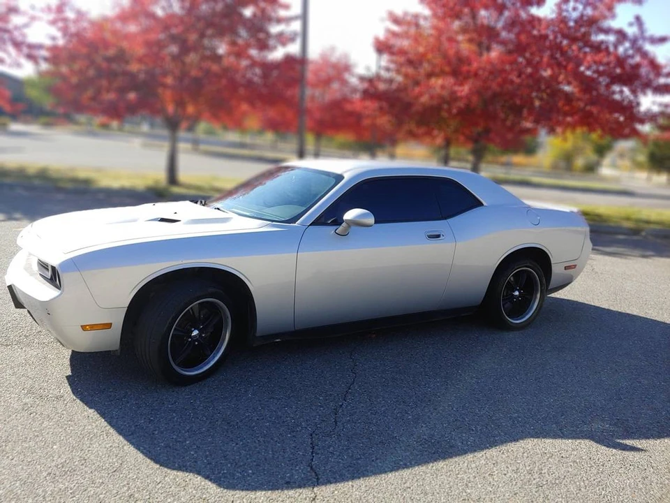 2010 Dodge Challenger 3rd Gen - Image 2 of 10