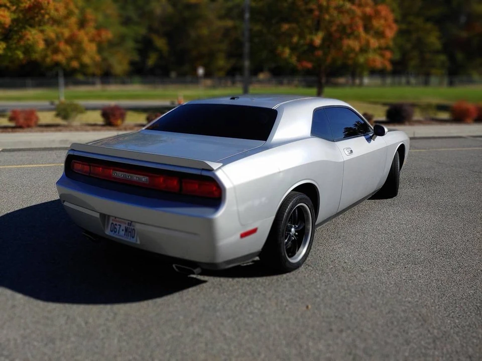 2010 Dodge Challenger 3rd Gen - Image 5 of 10