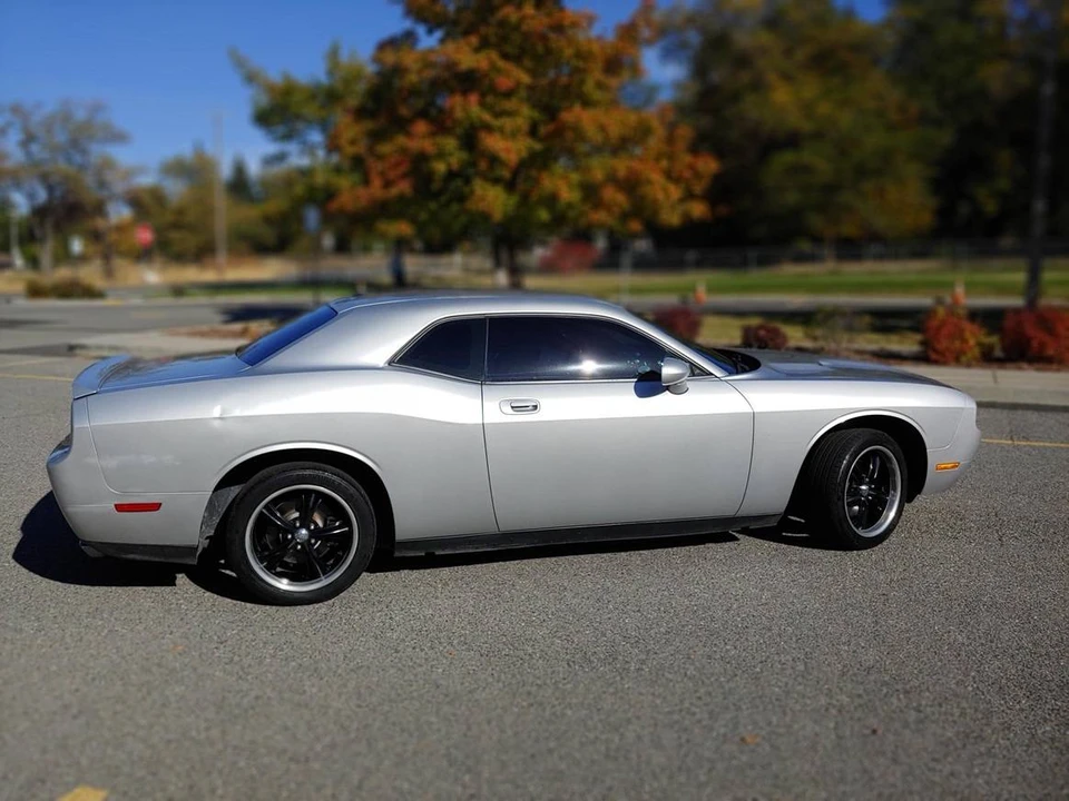 2010 Dodge Challenger 3rd Gen - Image 6 of 10