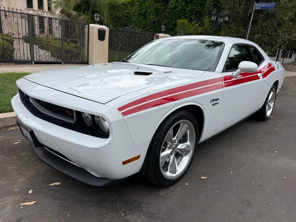 2014 Dodge Challenger 3rd Gen - Image 4 of 16