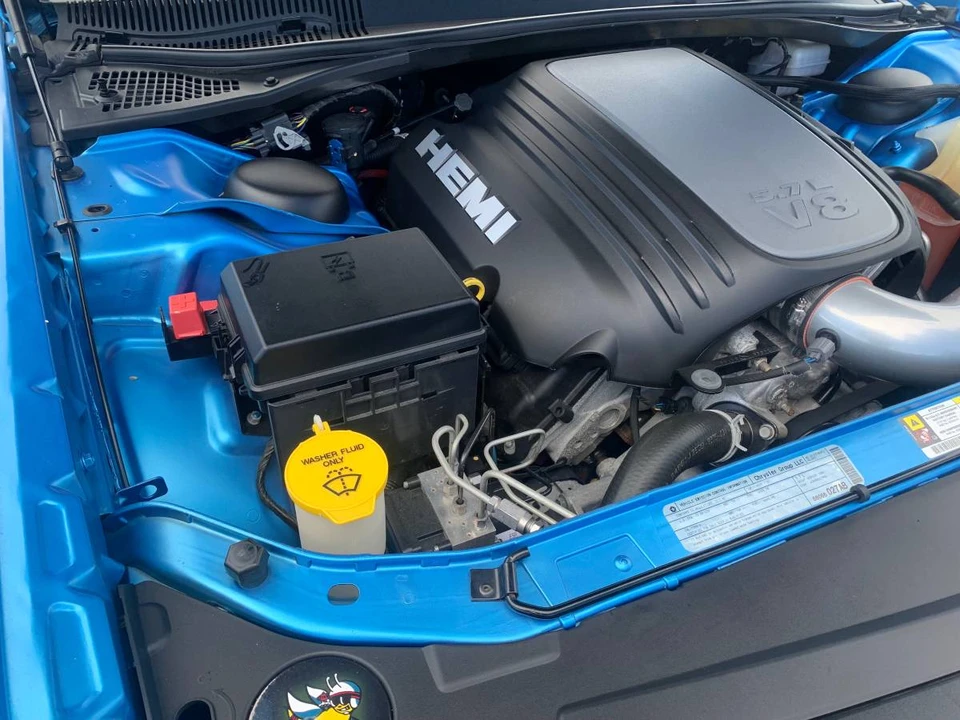 2010 Dodge Challenger 3rd Gen - Image 10 of 11