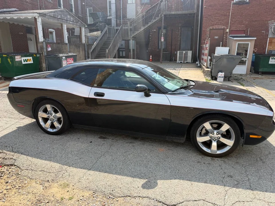 2009 Dodge Challenger 3rd Gen - Image 4 of 12