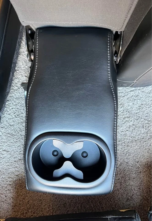 2016 Parts & Memorabilia Seats & Interior - Image 4 of 8