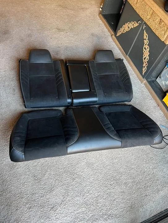 2016 Parts & Memorabilia Seats & Interior - Image 7 of 8