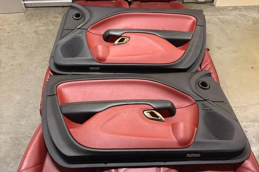 Parts & Memorabilia Seats & Interior - Image 2 of 2