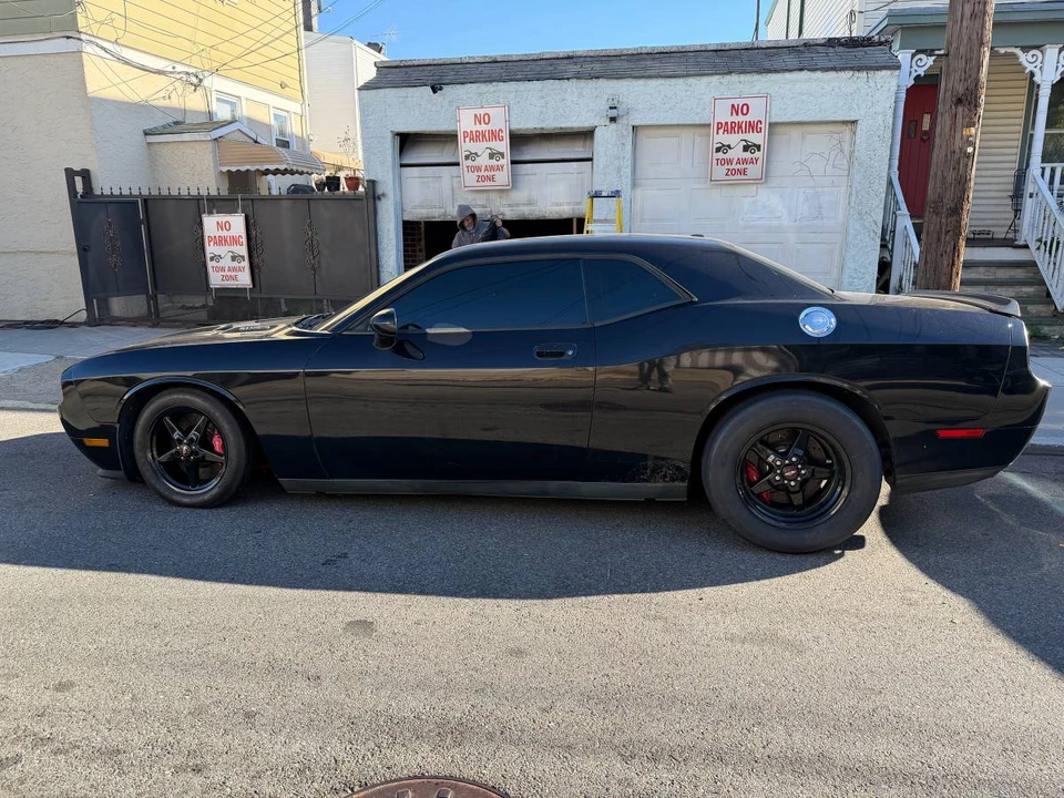 2009 Dodge Challenger SRT8 & 392 3rd Gen - Image 2 of 12