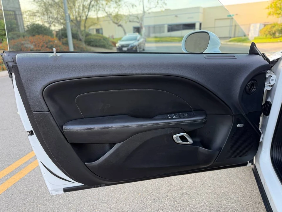 2017 Dodge Challenger 3rd Gen - Image 11 of 24