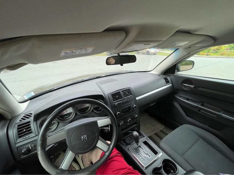 Dodge Charger - Image 7 of 8