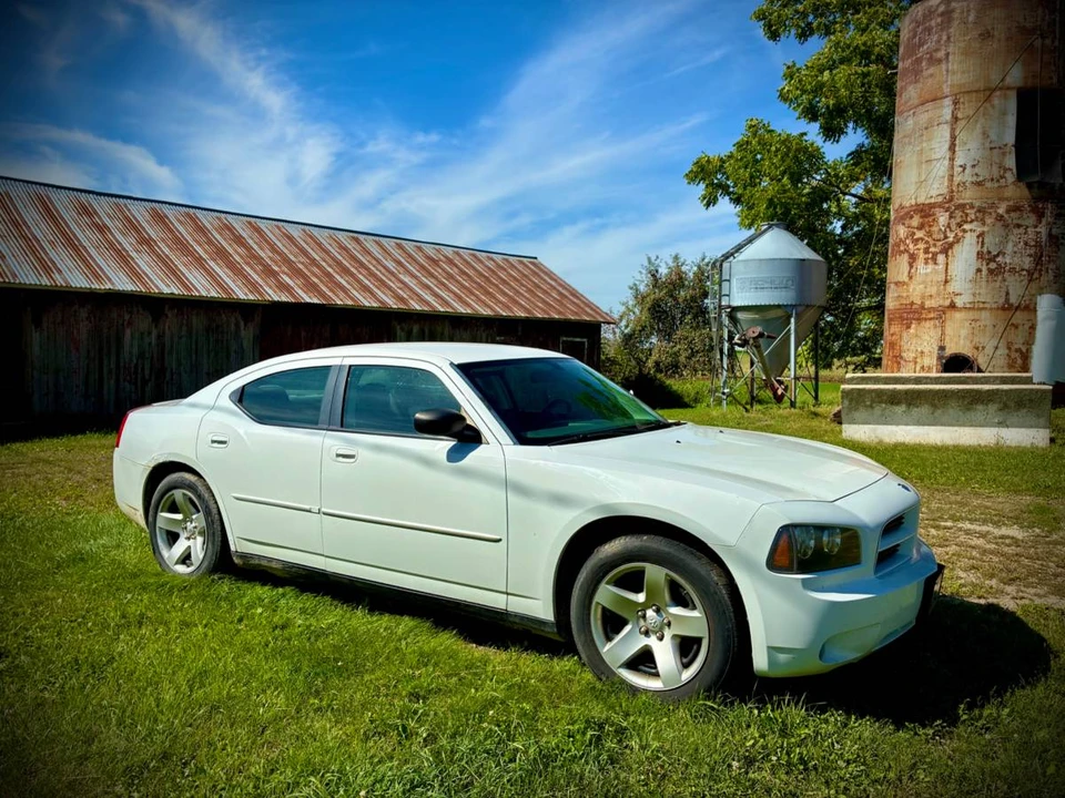 2010 Dodge Charger 6th Gen - Image 4 of 16