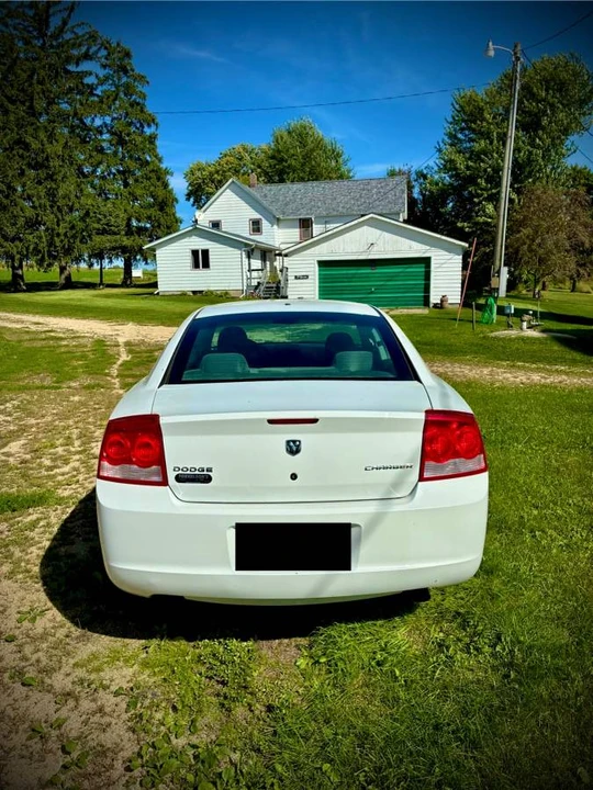2010 Dodge Charger 6th Gen - Image 3 of 16