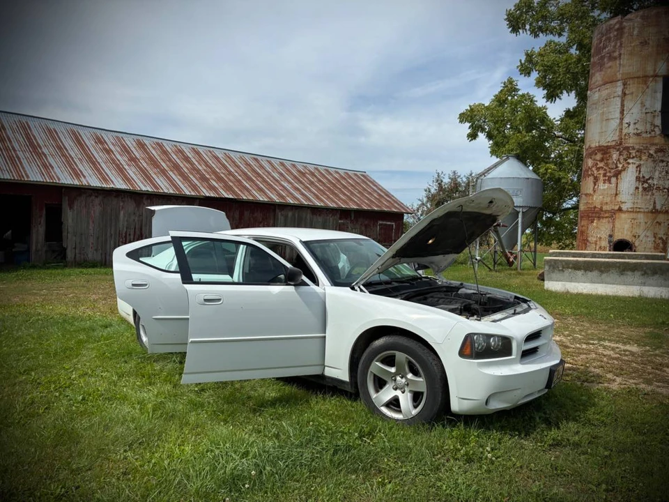 2010 Dodge Charger 6th Gen - Image 11 of 16