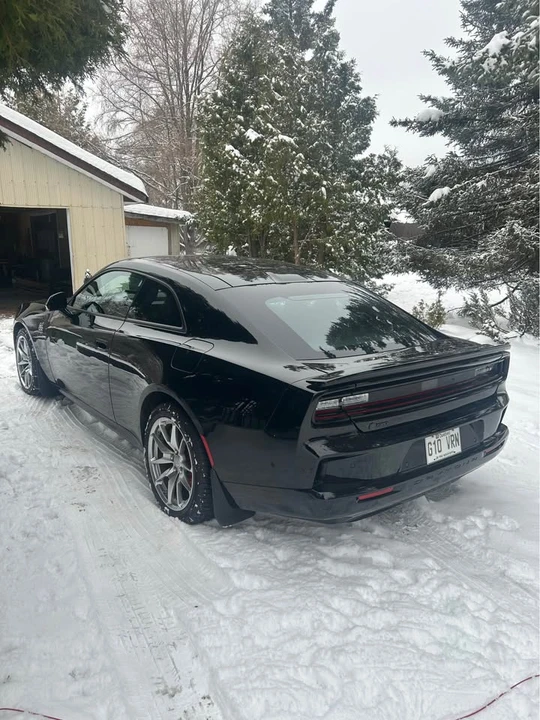 2024 Dodge Charger 8th Gen - Image 6 of 9