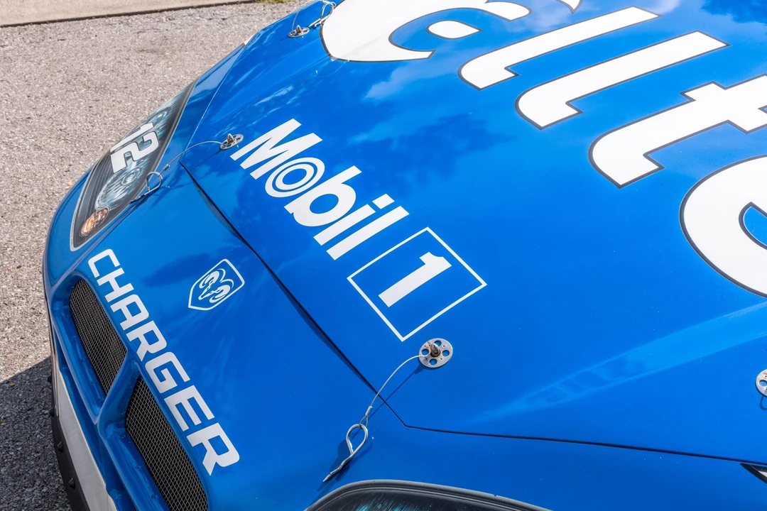 Dodge Charger - Image 14 of 31