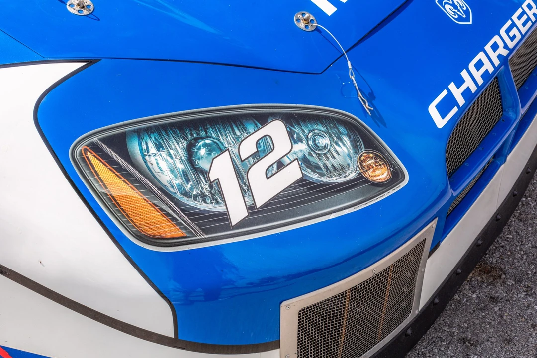 Dodge Charger - Image 10 of 31