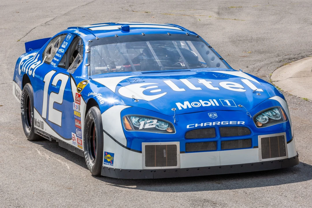 Dodge Charger - Image 7 of 31