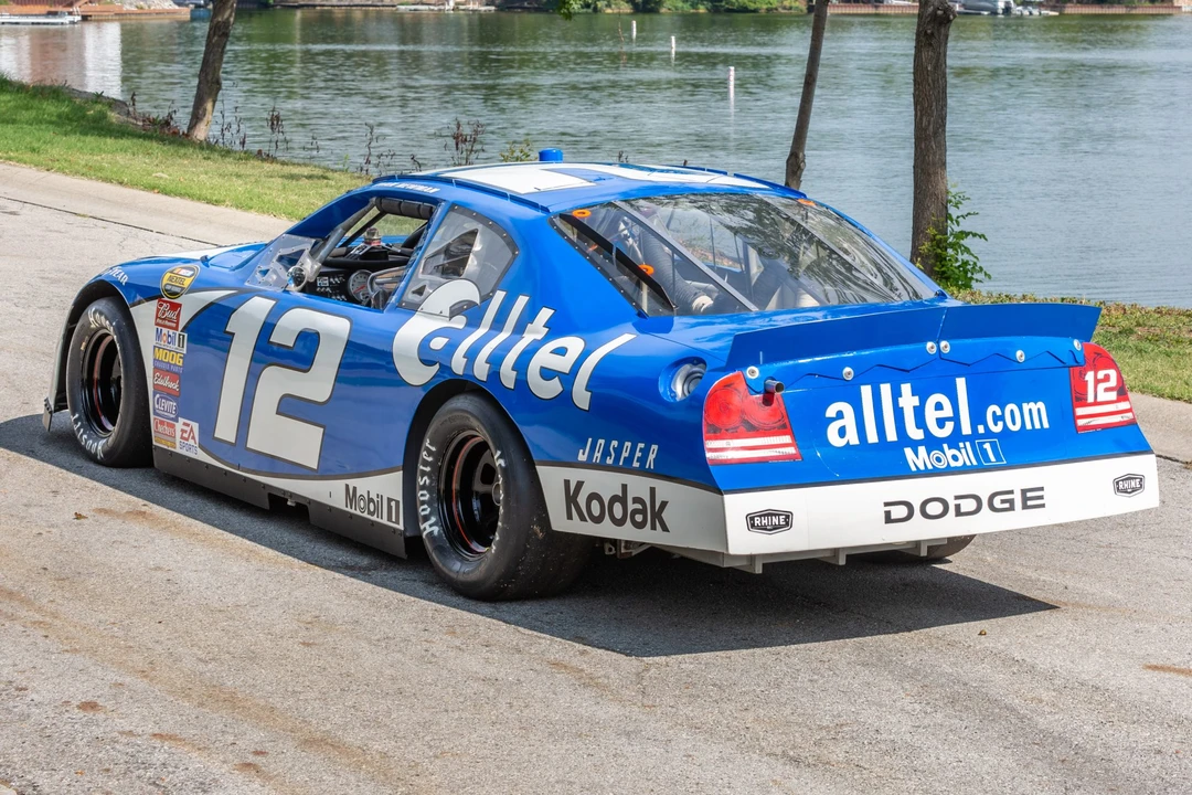 Dodge Charger - Image 3 of 31