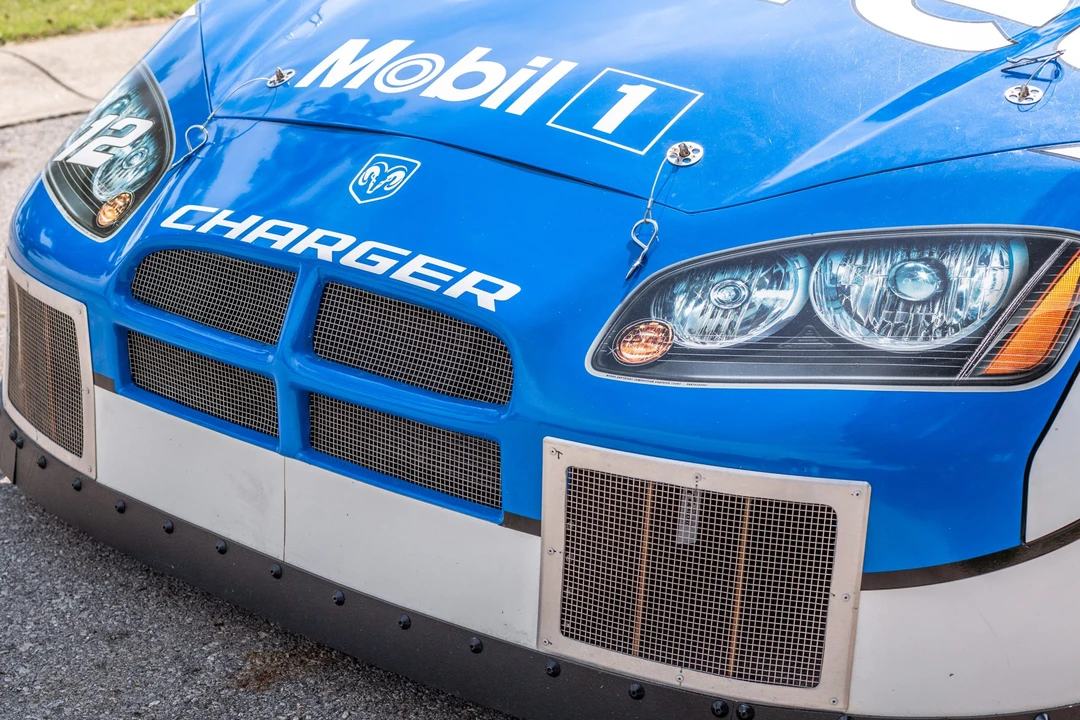Dodge Charger - Image 13 of 31