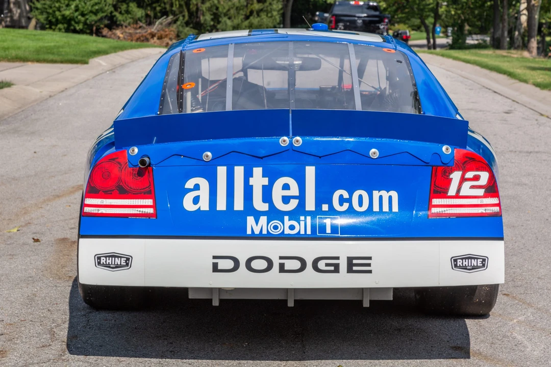 Dodge Charger - Image 4 of 31