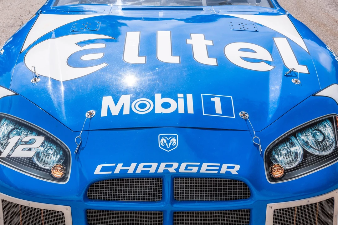 Dodge Charger - Image 11 of 31