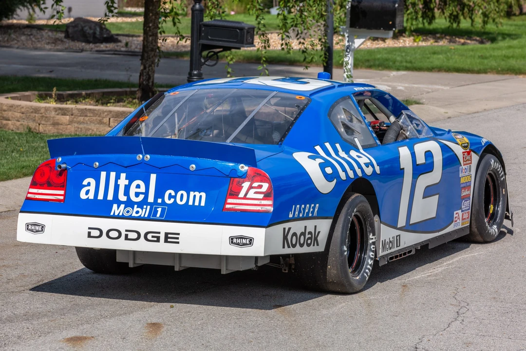 Dodge Charger - Image 5 of 31