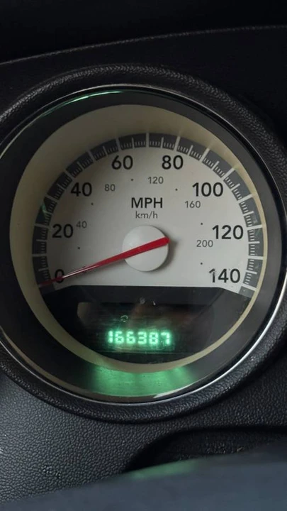 2010 Dodge Charger 6th Gen - Image 7 of 8