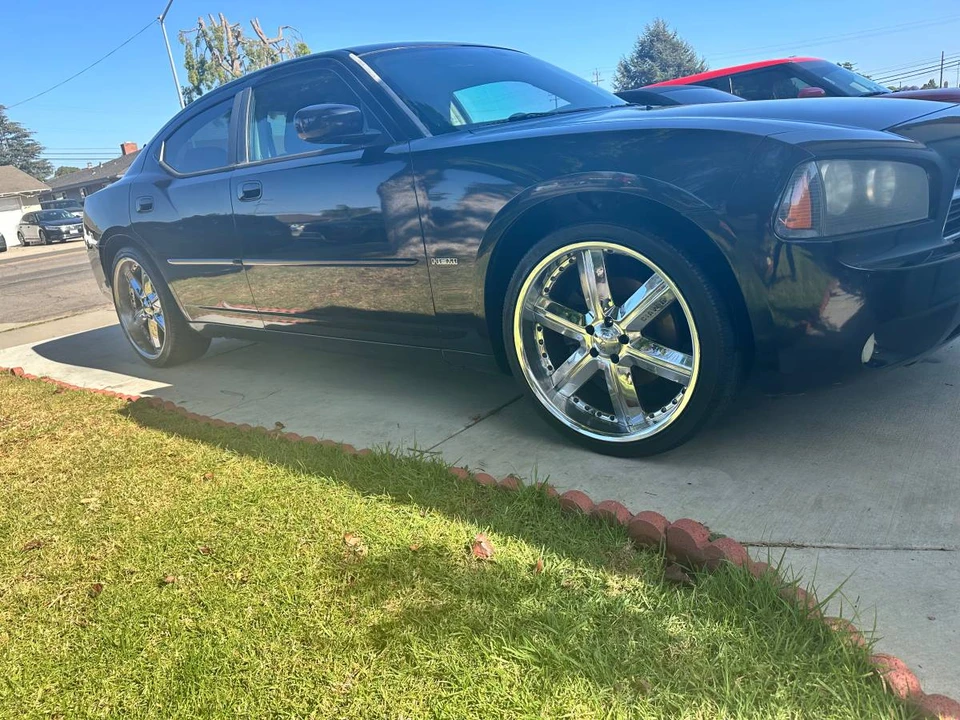 2007 Dodge Charger 6th Gen - Image 2 of 7