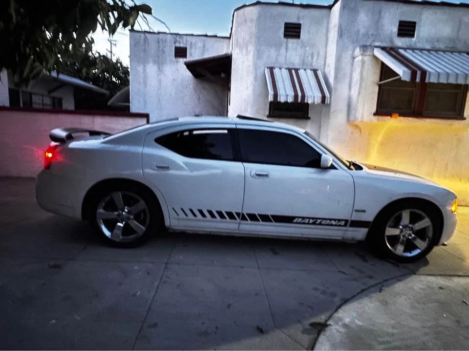 2009 Dodge Charger 6th Gen - Image 3 of 8
