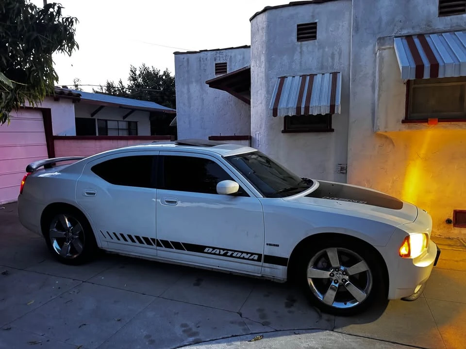 2009 Dodge Charger 6th Gen - Image 2 of 8
