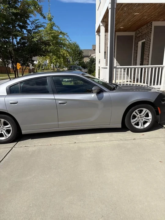Dodge Charger 5th Gen - Image 2 of 7