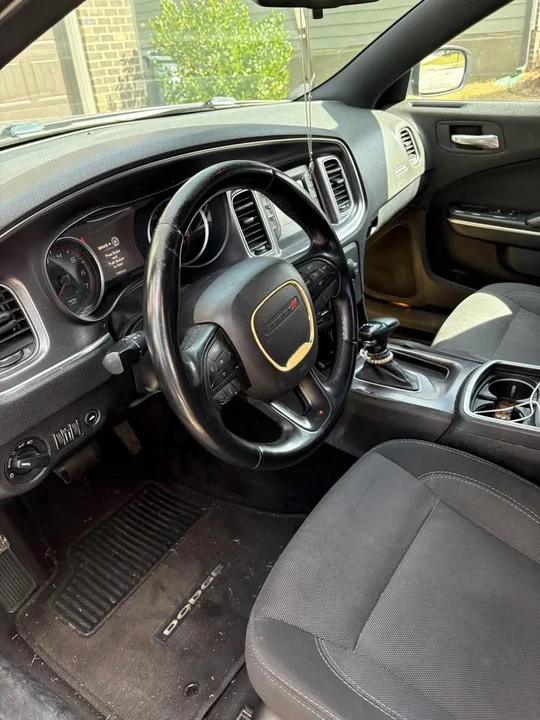 Dodge Charger 5th Gen - Image 5 of 7