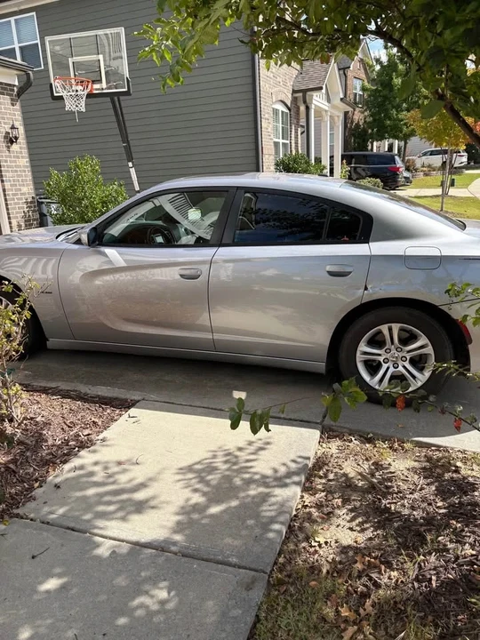 Dodge Charger 5th Gen - Image 4 of 7