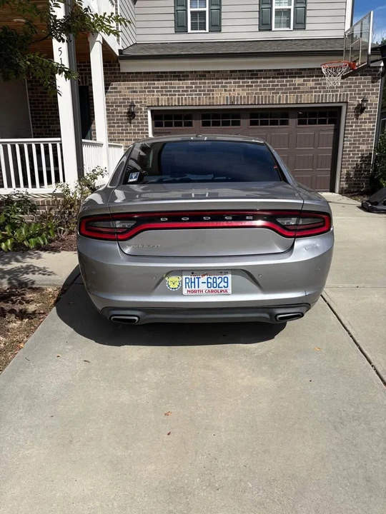 Dodge Charger 5th Gen - Image 3 of 7