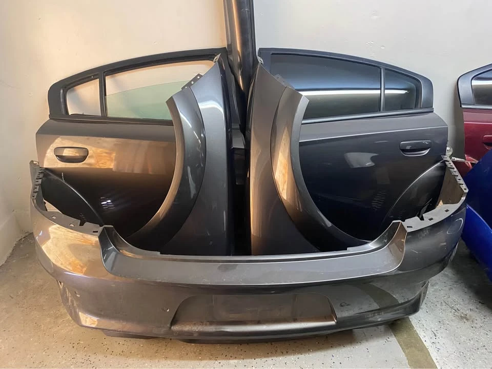 Parts & Memorabilia Bodywork - Image 3 of 5