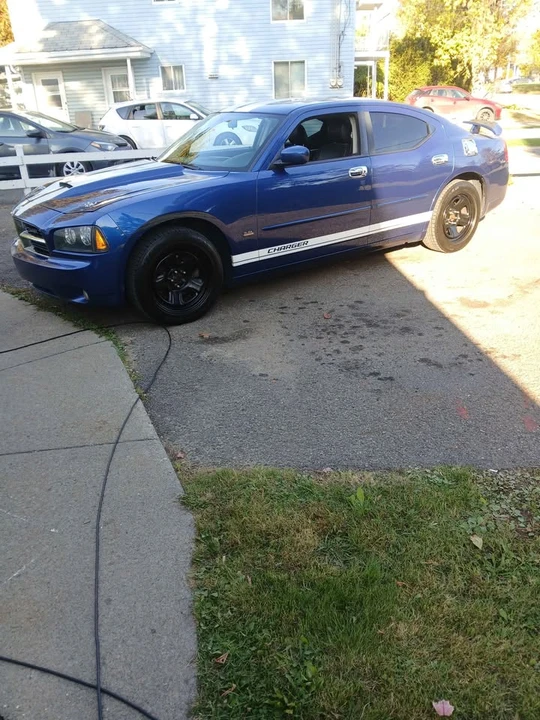 2010 Dodge Charger 6th Gen - Image 3 of 3