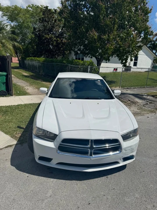 2012 Dodge Charger 7th Gen - Image 2 of 8